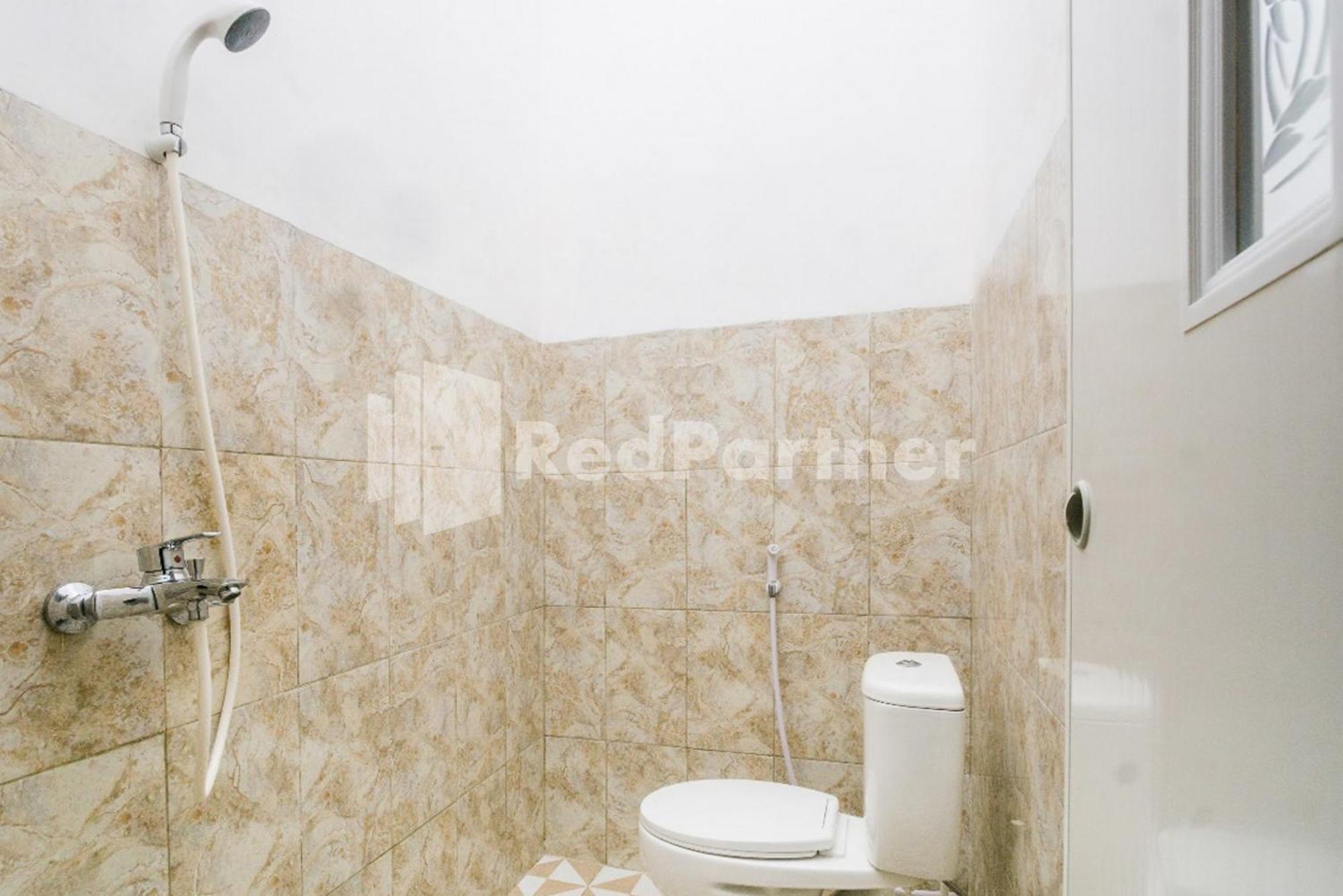 Omah Kalimosodo Mitra Reddoorz Near Stasiun Malang Kota Baru Hotel Kültér fotó