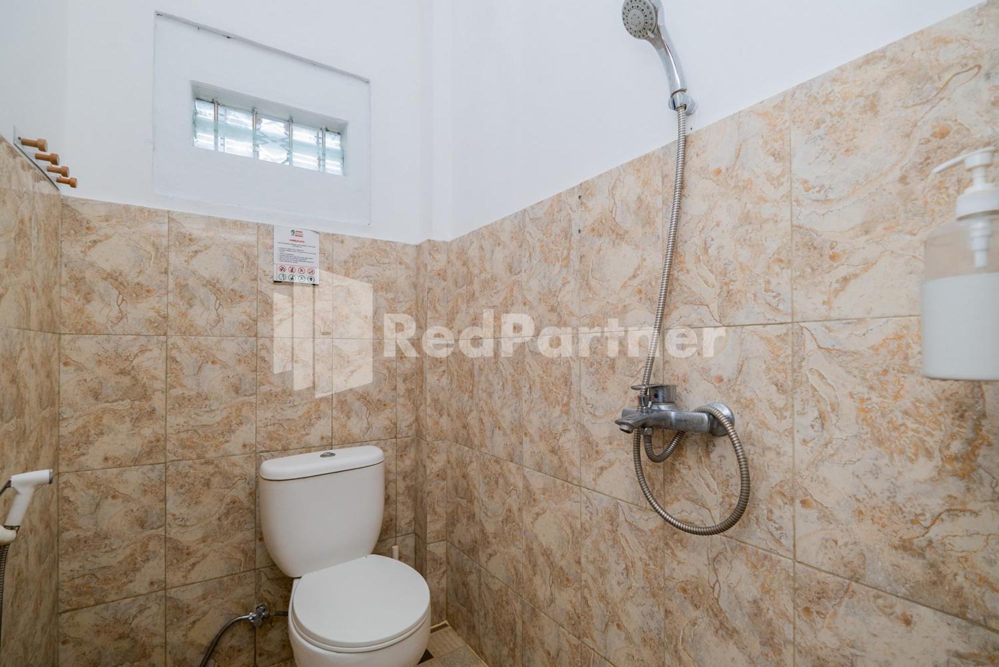 Omah Kalimosodo Mitra Reddoorz Near Stasiun Malang Kota Baru Hotel Kültér fotó